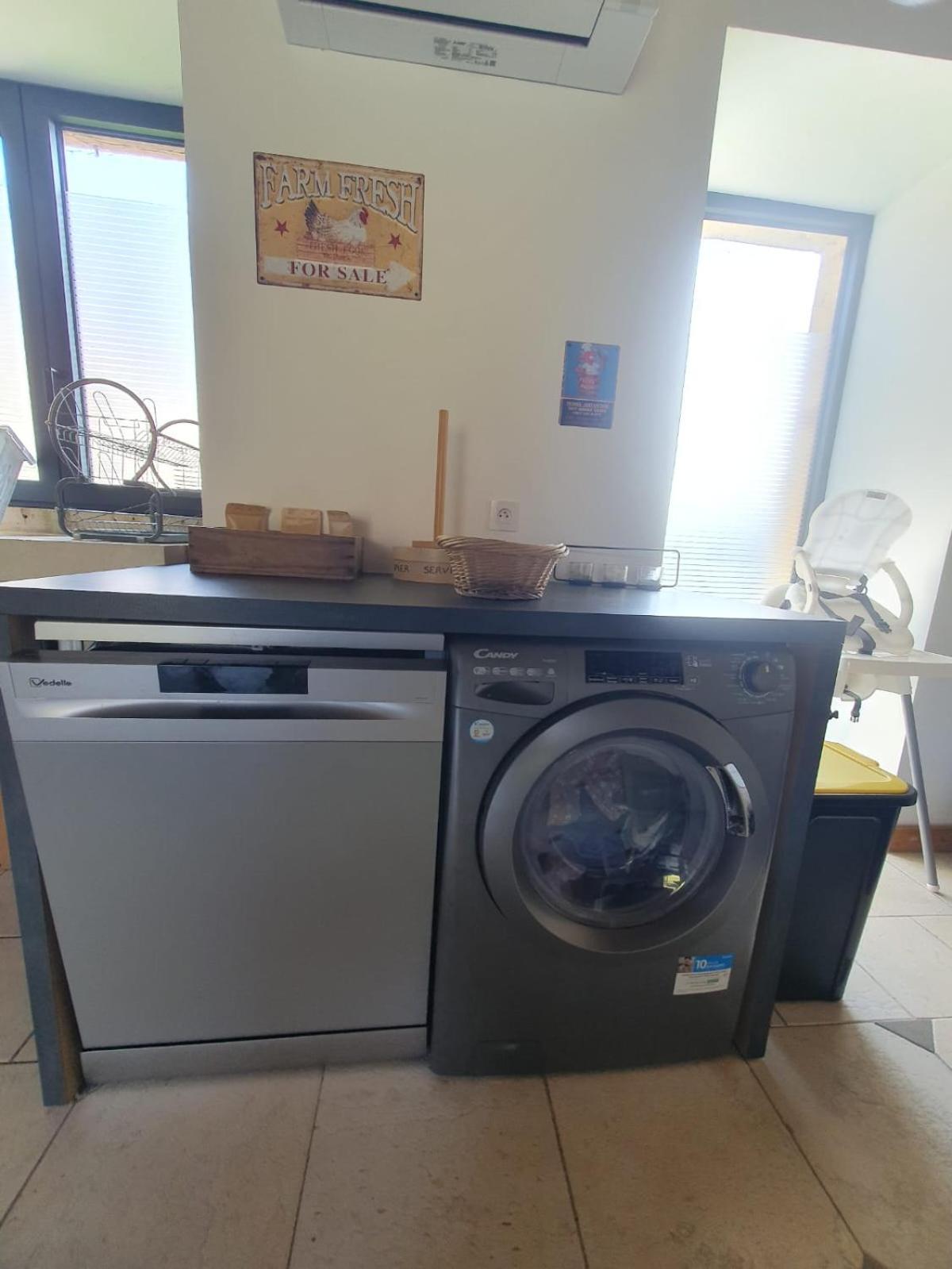 De La Salle 8 Personnes A La Campagne Avec Jacuzzi 4 3 Wc Ferienhaus *